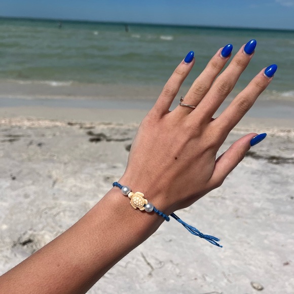 Handmade blue sea turtle pearl bracelet - Picture 5 of 7